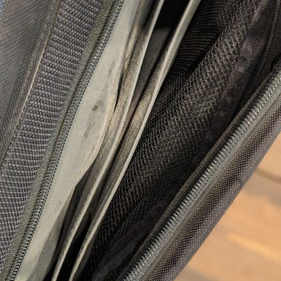 Targus TR301 15 Elite Notebook Commuter Case - Picture 8 of 10